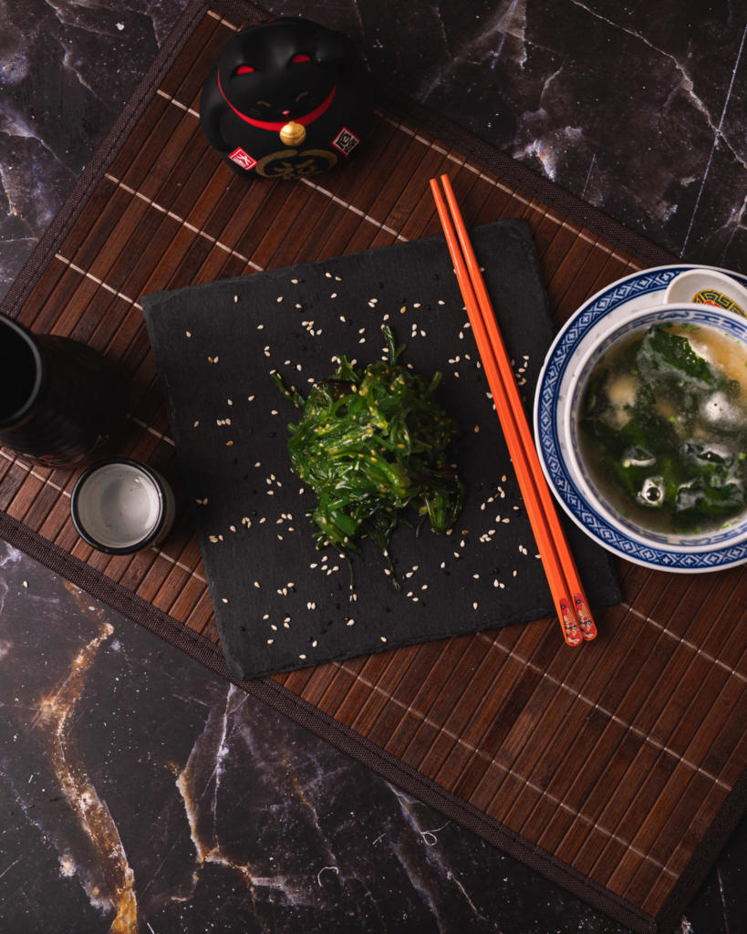 Wakame Salat & Miso Suppe | Food Fotografie | Content für Social Media